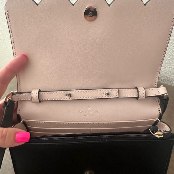 Black Kate Spade crossbody with removable strap - Picture 2 of 3